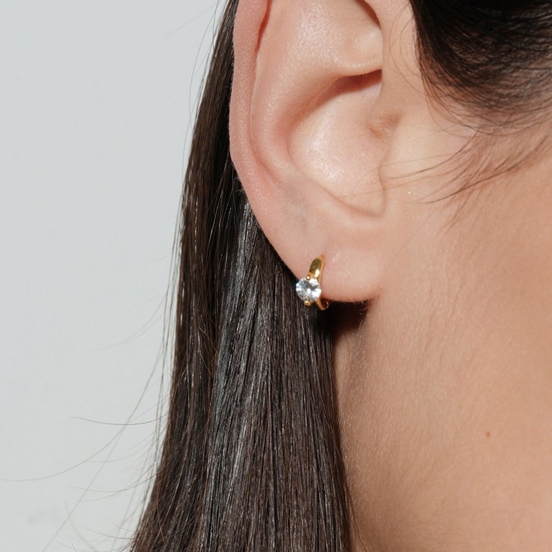 Solitaire Huggy Stud