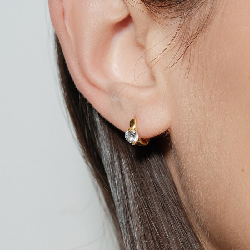 Solitaire Huggy Stud