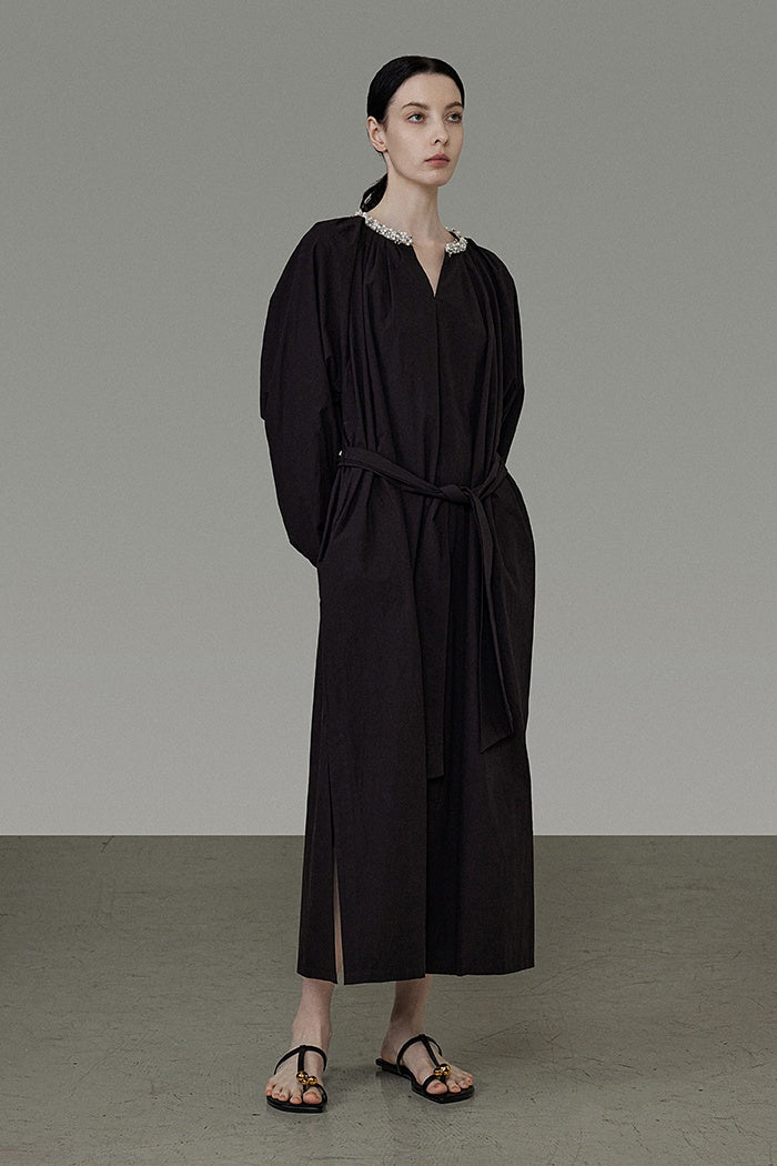 Effortless Chic Pleated V-Neck Dress