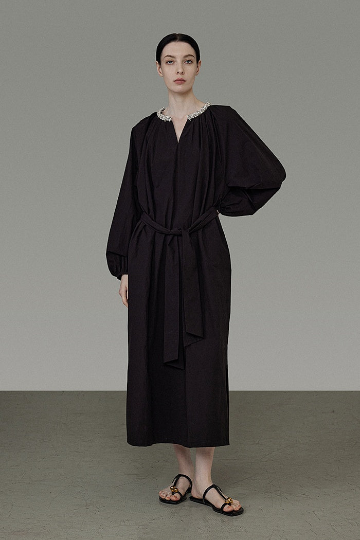 Effortless Chic Pleated V-Neck Dress