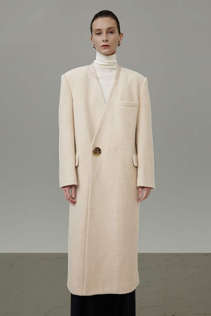 Effortless Wool Coat: The City Staple