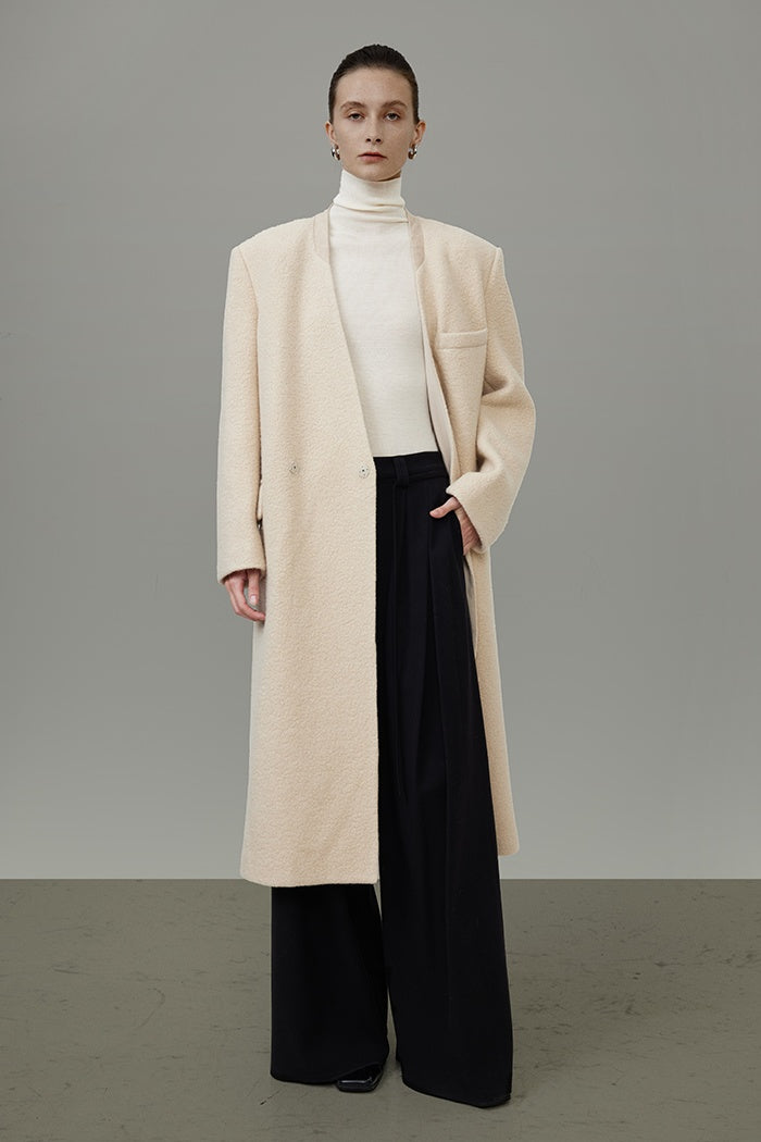 Effortless Wool Coat: The City Staple
