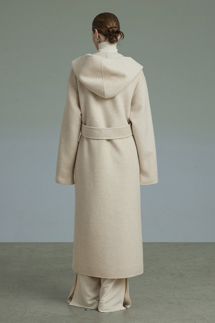 Silent Elegance Wool Coat