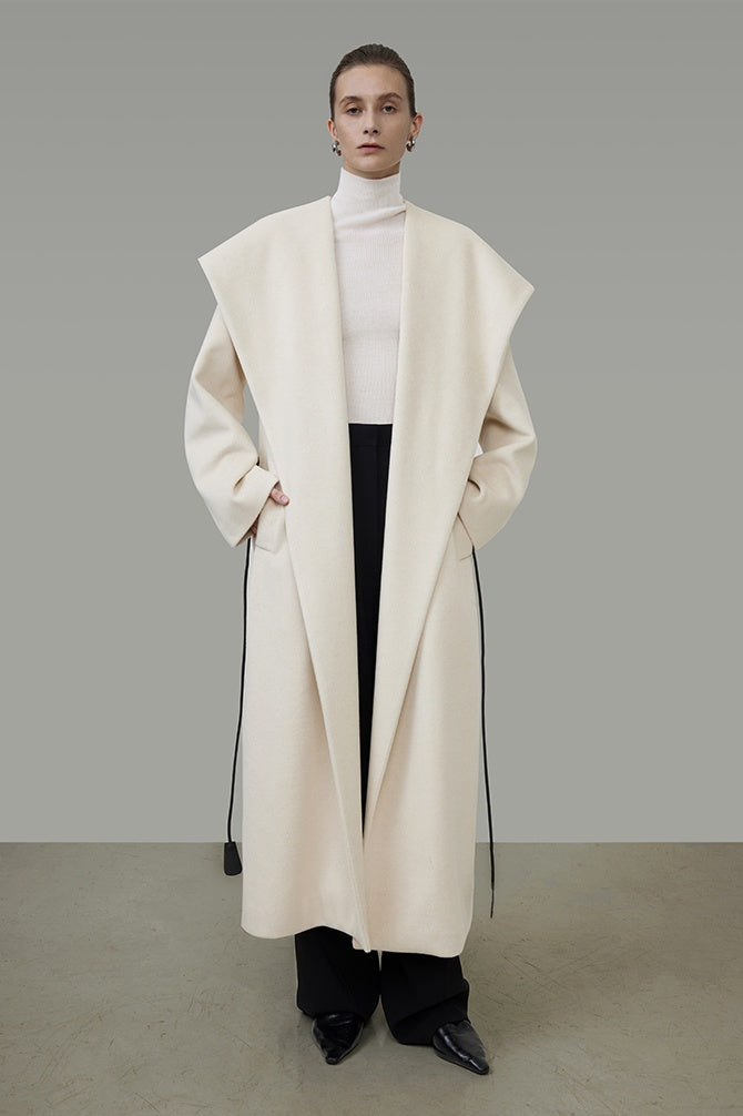 Timeless Wool Coat: Silent Power
