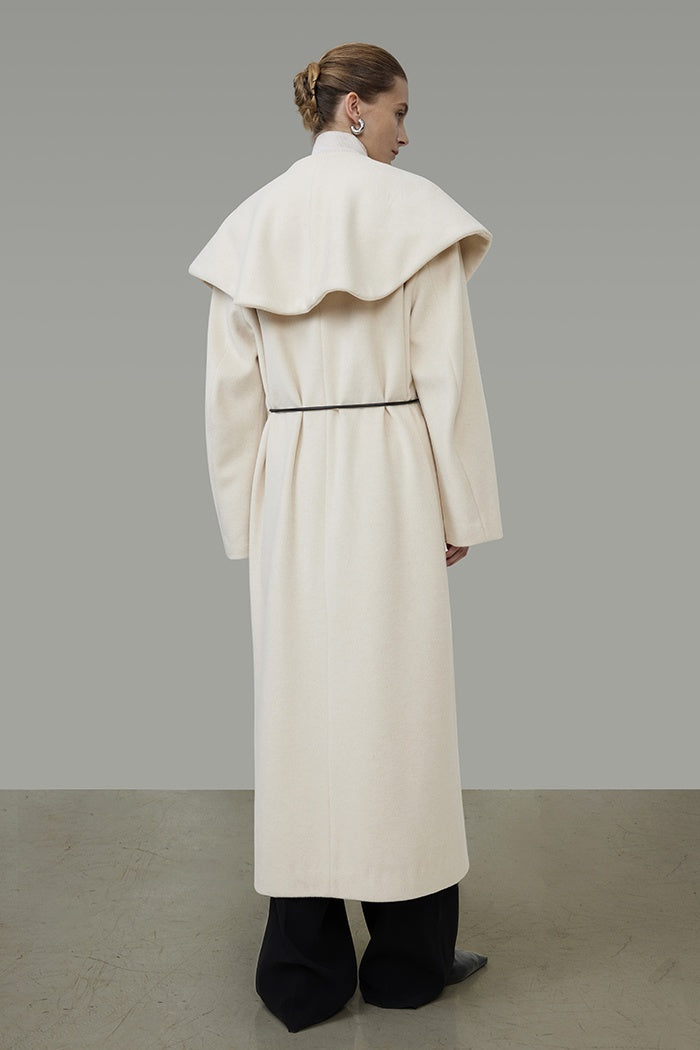 Timeless Wool Coat: Silent Power