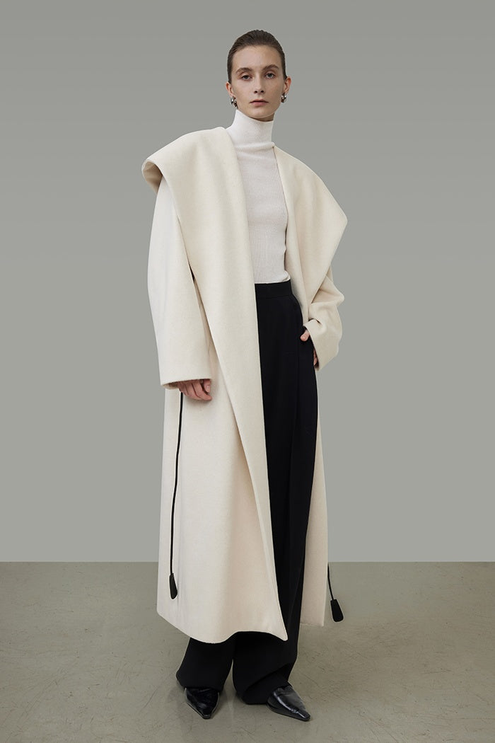 Timeless Wool Coat: Silent Power