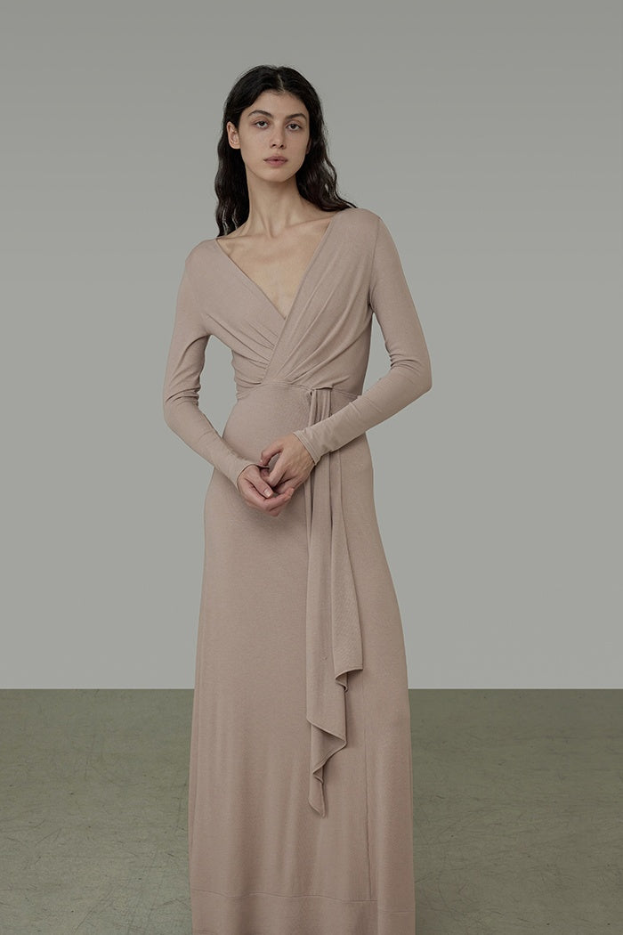 Elegant Minimalist Long Sleeve Dress
