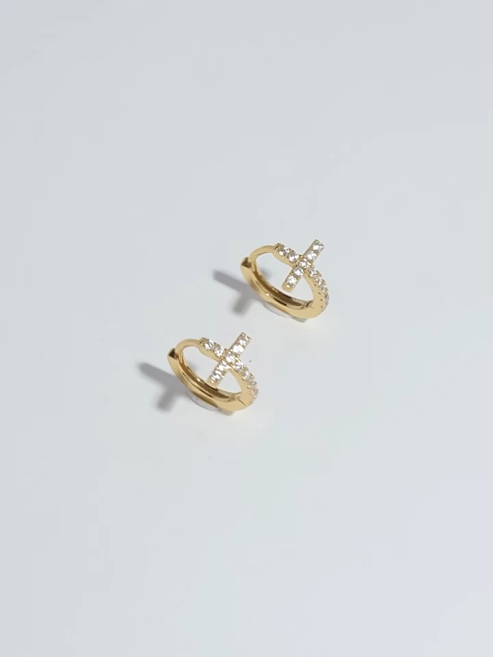 Pavé Cross Stud
