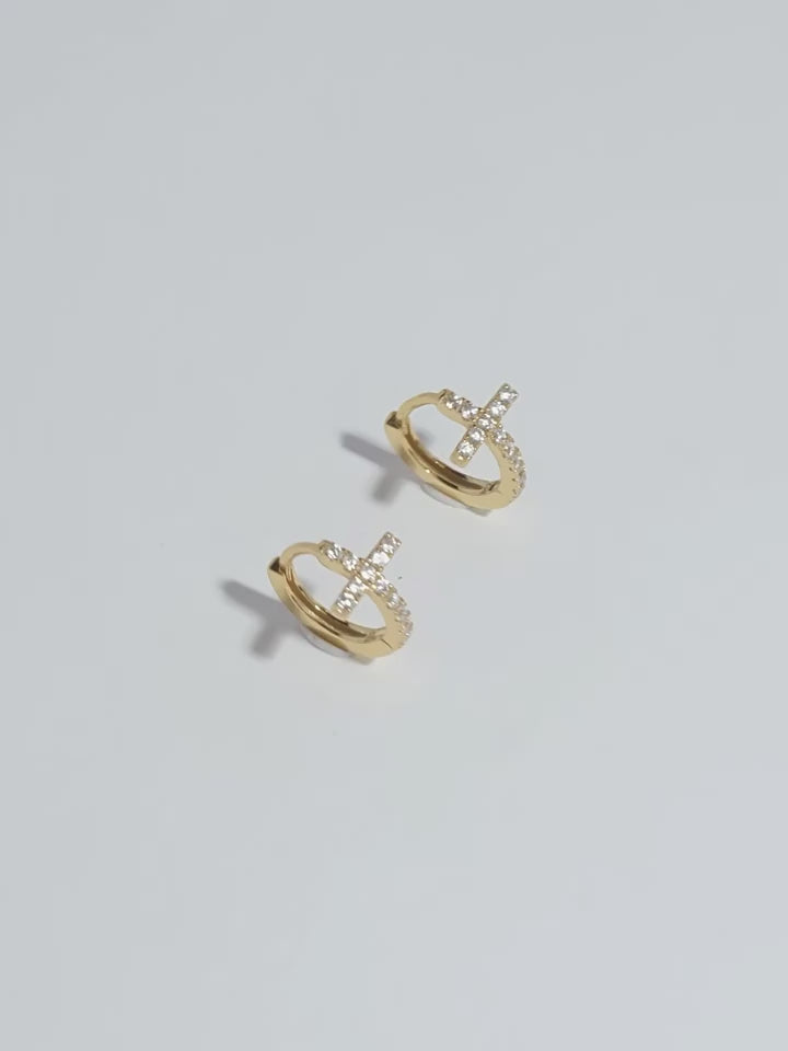 Pavé Cross Stud